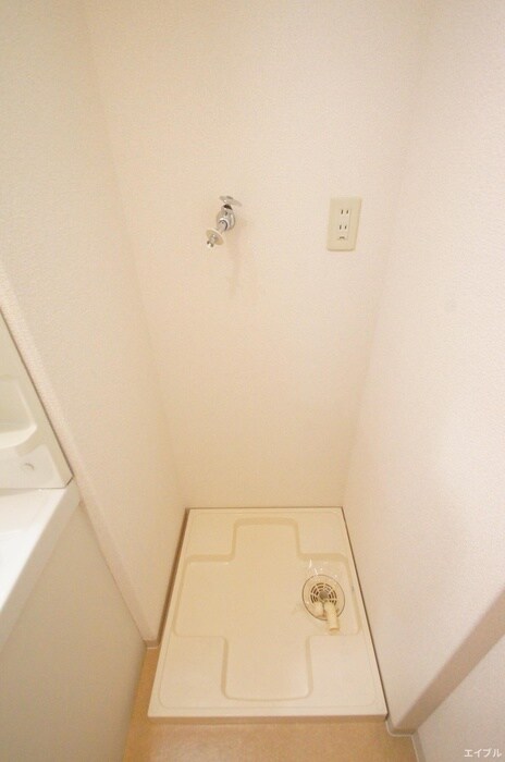 物件内観写真17　(洗濯機置場)