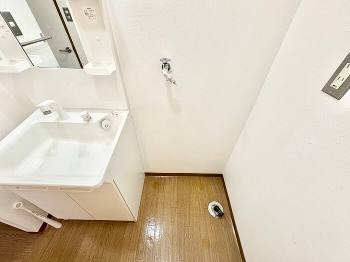 物件内観写真14　(洗濯機置場)