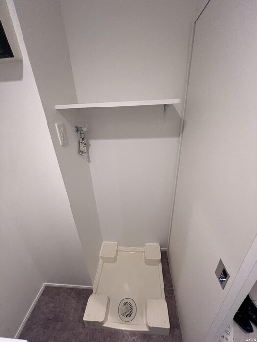 物件内観写真8　(洗濯機置場)