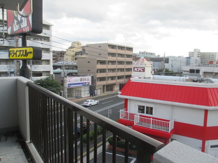 物件内観写真16　(室内からの展望)