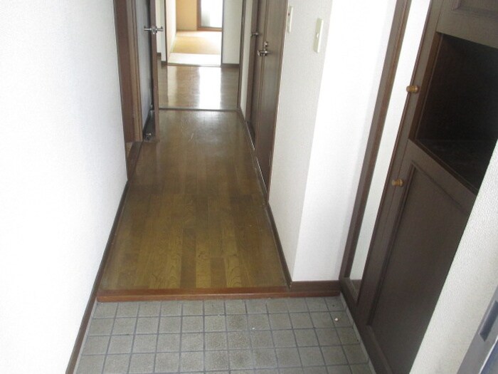 物件内観写真17　(玄関)