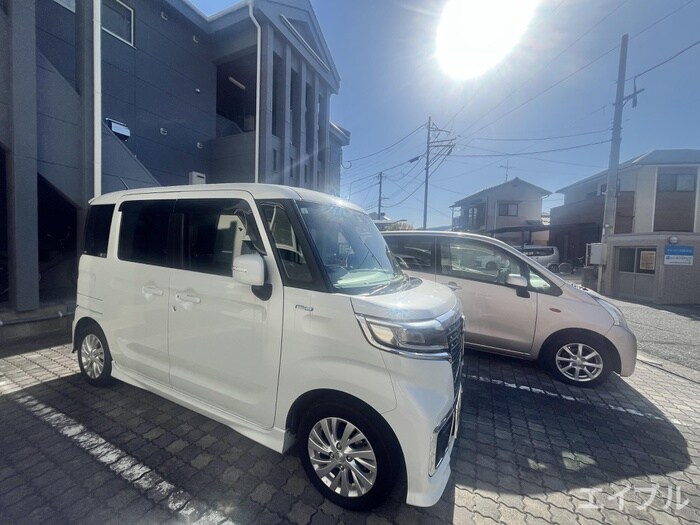 物件外観写真4　(駐車場)