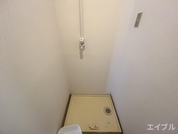 物件内観写真13　(洗濯機置場)