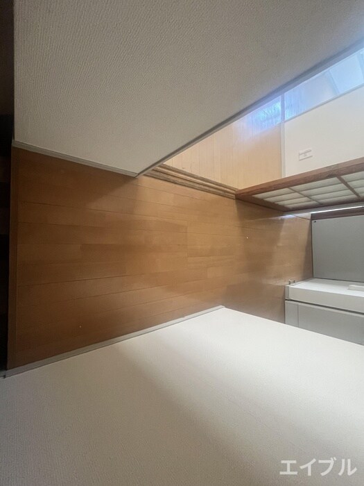 物件内観写真18　(洗濯機置場)