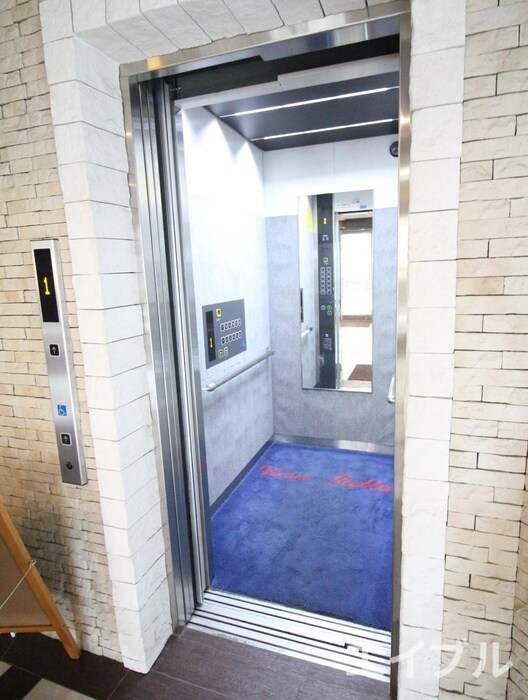 物件外観写真5　(駐輪場)