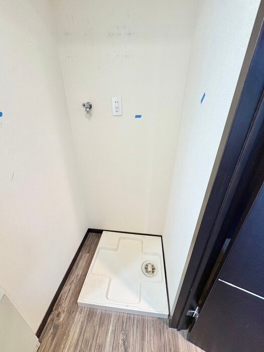 物件内観写真18　(洗濯機置場)