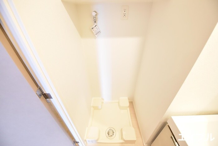 物件内観写真13　(洗濯機置場)