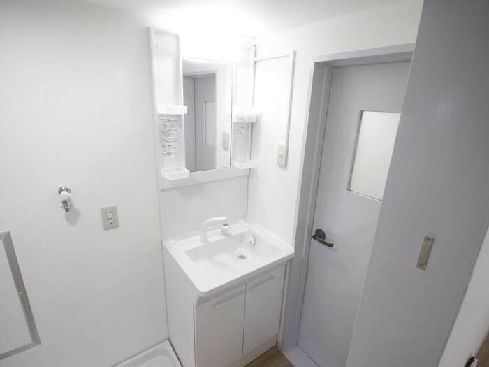 物件内観写真8　(洗面)