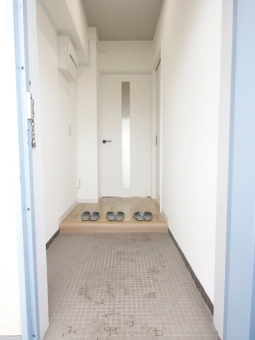 物件内観写真11　(玄関)