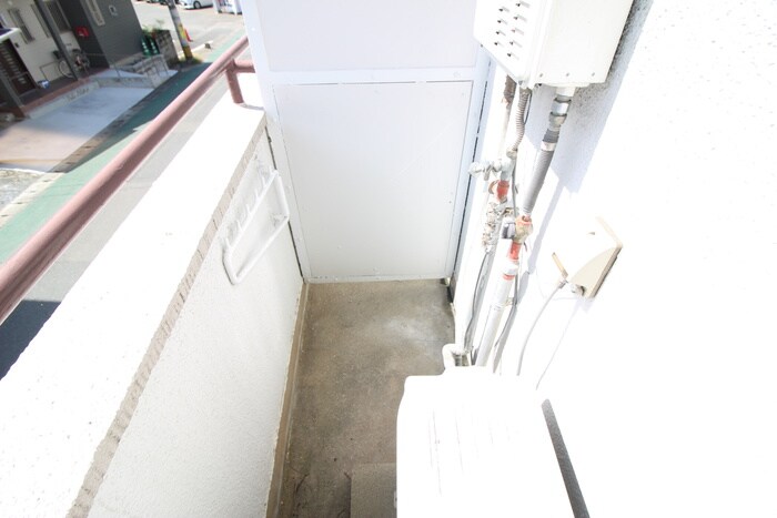 物件内観写真15　(洗濯機置場)