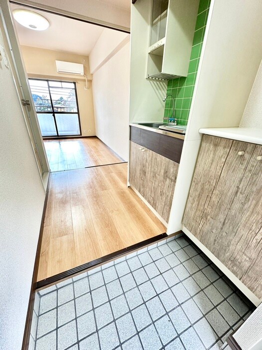 物件内観写真10　(玄関)