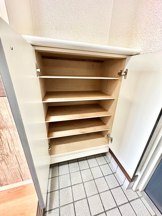 物件内観写真15　(靴箱)
