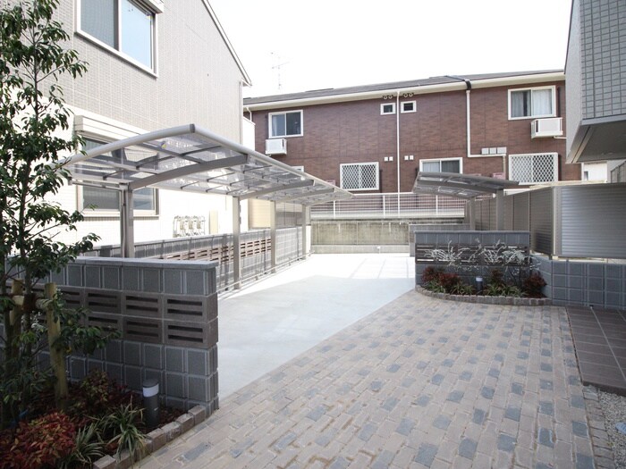 物件外観写真3　(駐輪場)