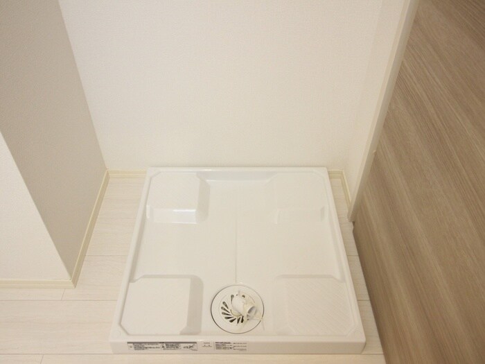 物件内観写真8　(洗濯機置場)