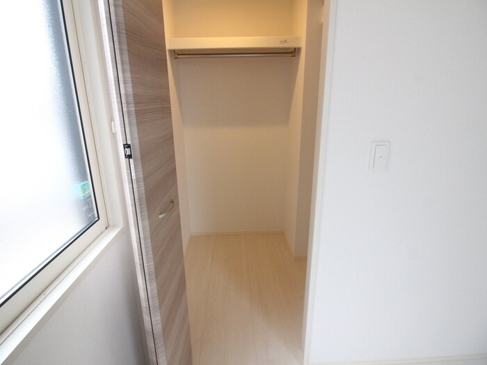 物件内観写真12　(収納)