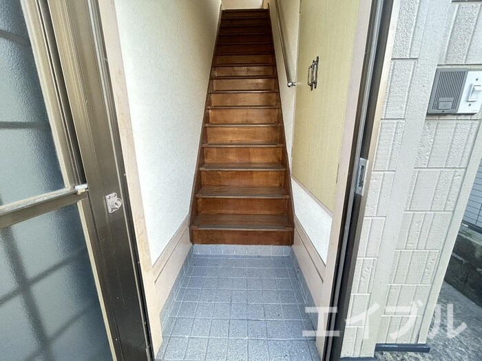 物件内観写真16　(玄関)