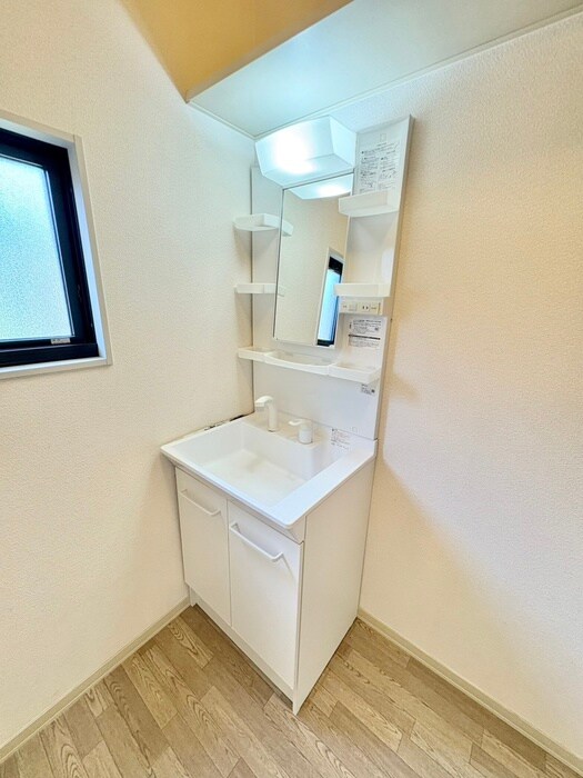 物件内観写真15　(洗面)