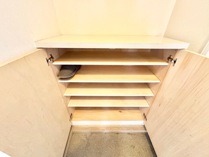 物件内観写真14　(靴箱)