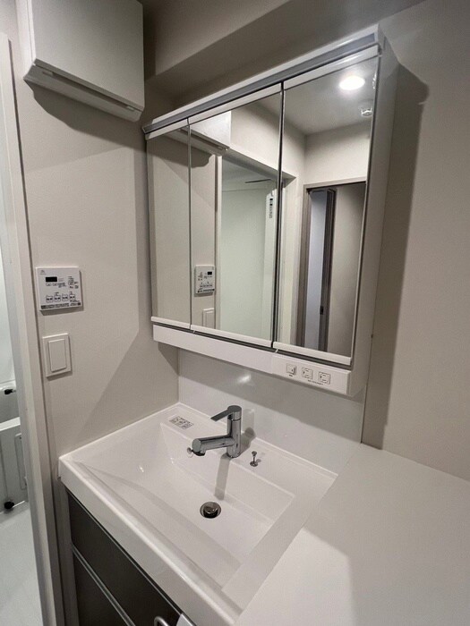 物件内観写真8　(洗面)