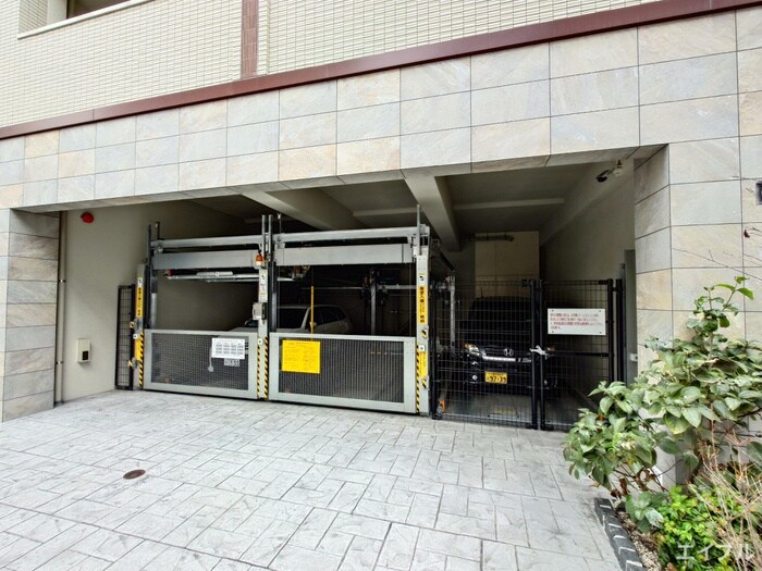 物件外観写真4　(駐車場)