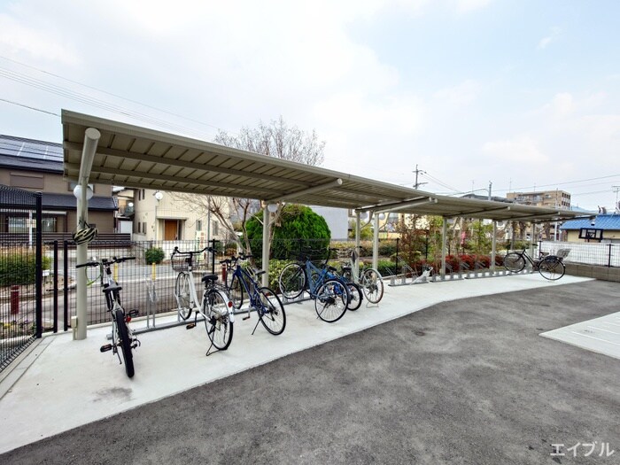 物件外観写真5　(駐輪場)