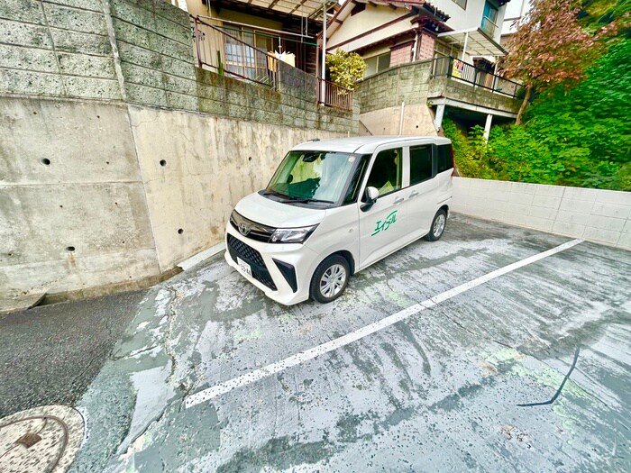 物件外観写真2　(駐車場)