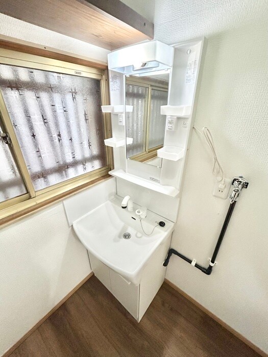 物件内観写真11　(洗面)