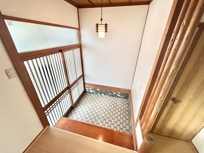 物件内観写真13　(玄関)