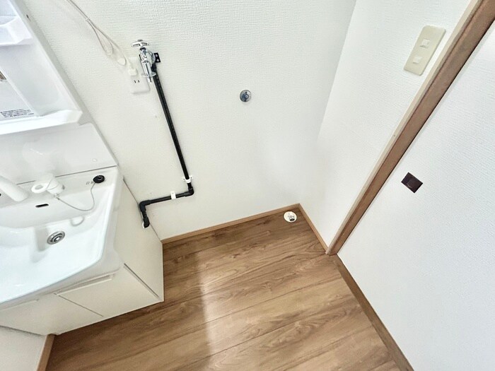 物件内観写真17　(洗濯機置場)