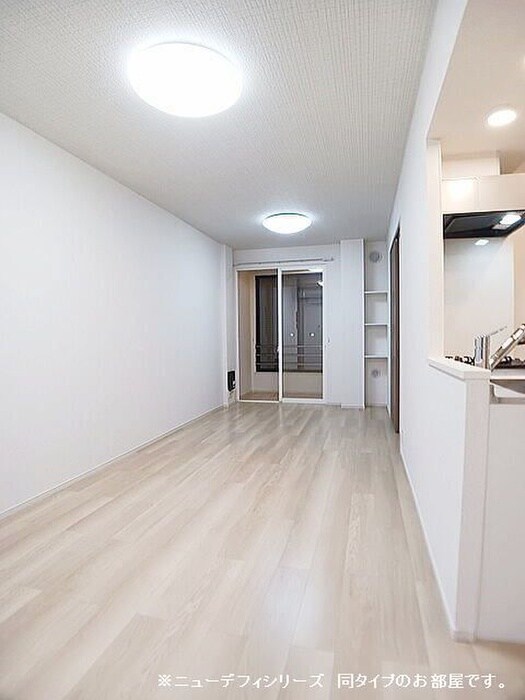 物件内観写真3　(居室)