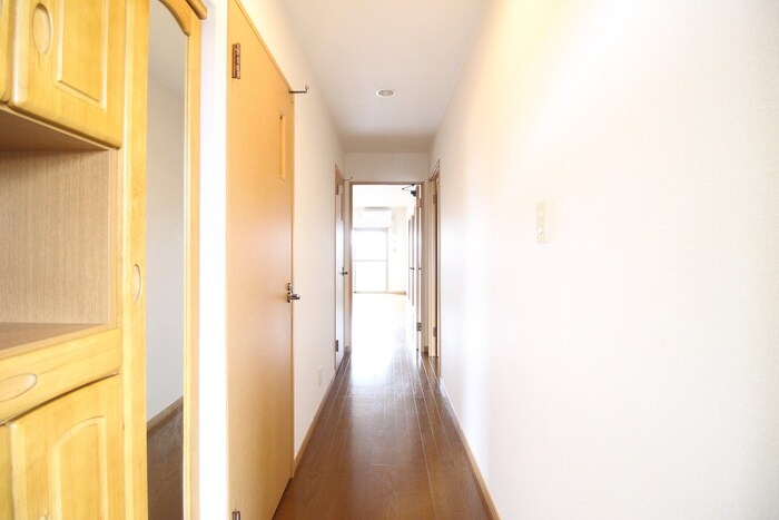 物件内観写真10　(玄関)