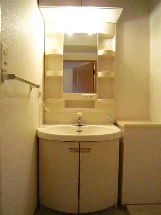 物件内観写真11　(洗面)