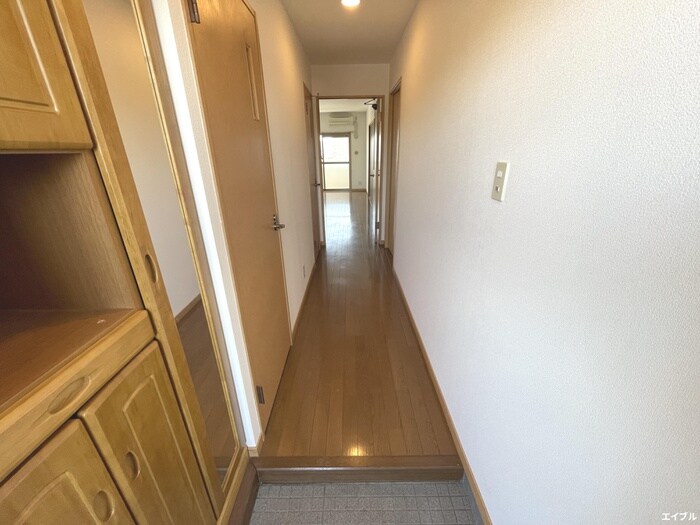 物件内観写真12　(玄関)