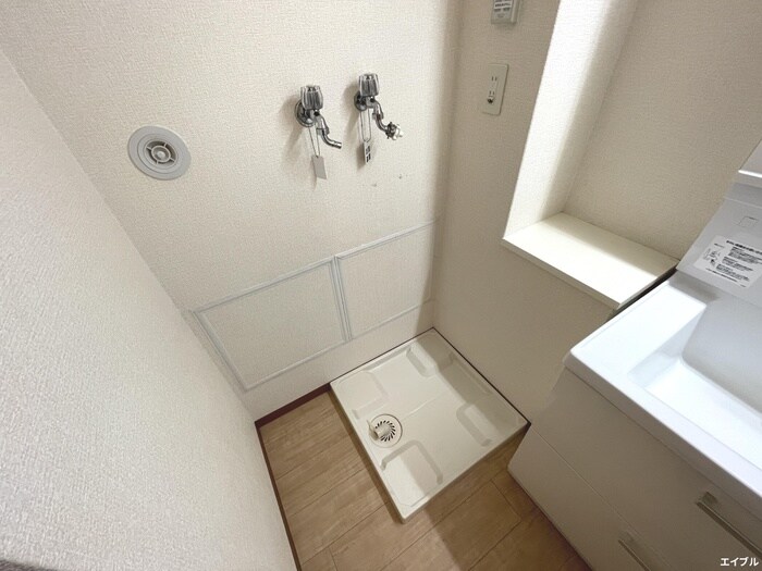 物件内観写真17　(洗濯機置場)