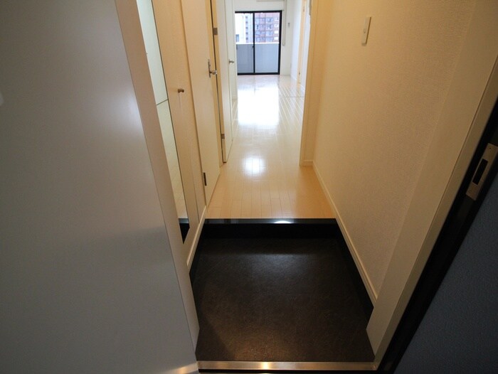 物件内観写真8　(玄関)
