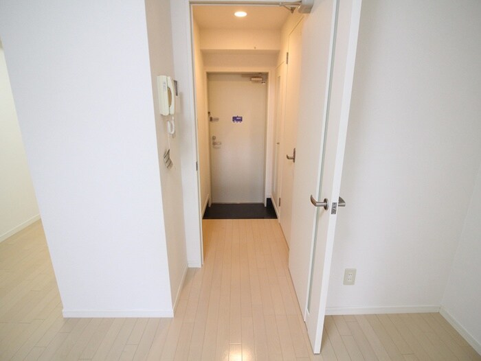 物件内観写真11　(玄関)