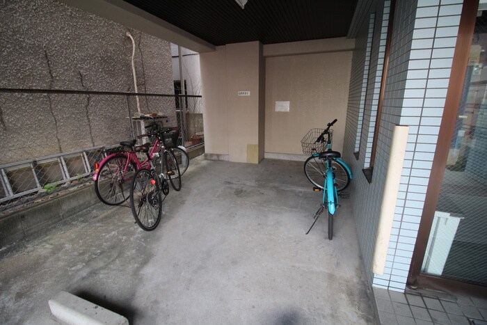 物件外観写真6　(駐輪場)