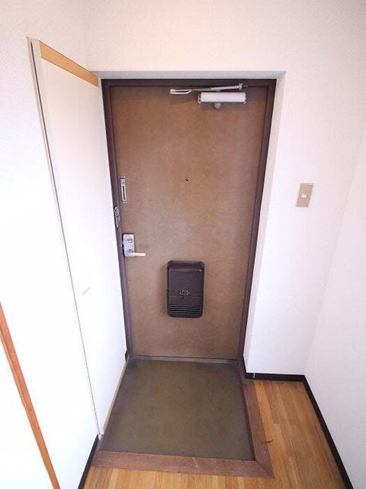 物件内観写真15　(玄関)