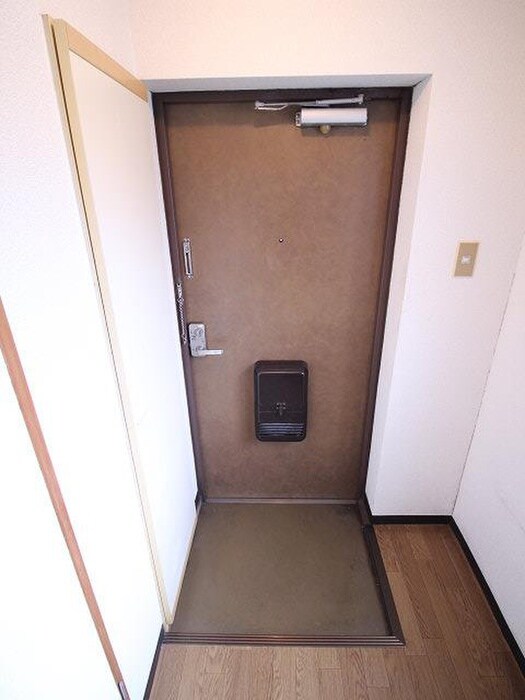 物件内観写真15　(玄関)
