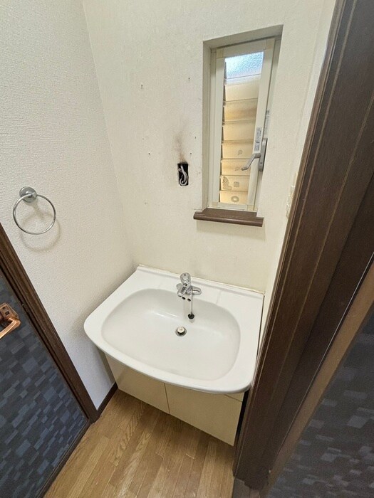 物件内観写真9　(洗面)