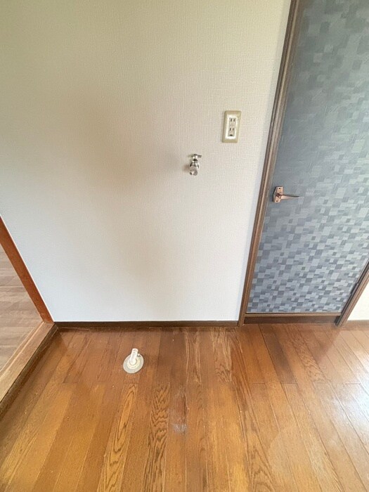 物件内観写真12　(洗濯機置場)