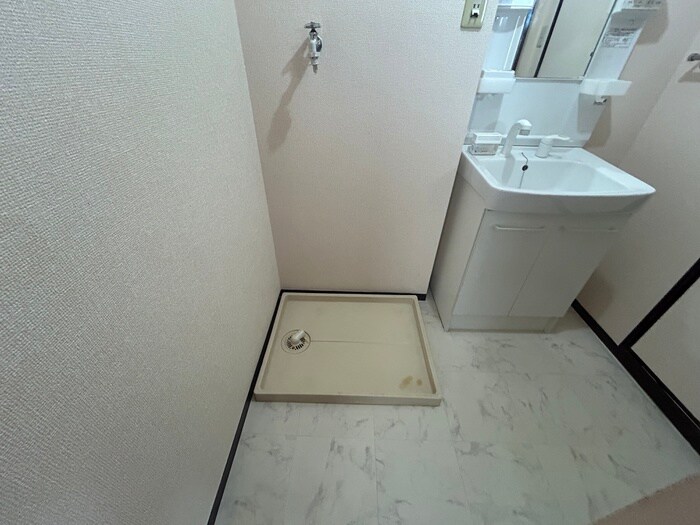 物件内観写真15　(洗濯機置場)