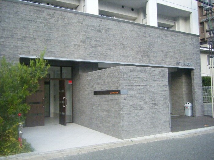 物件外観写真6　(エントランス部分)