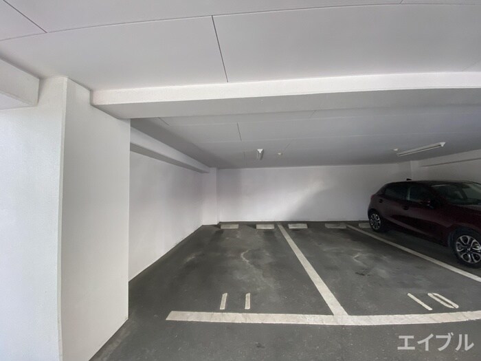 物件外観写真4　(駐車場)