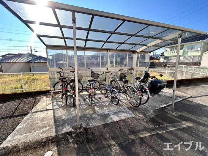 物件外観写真5　(駐輪場)