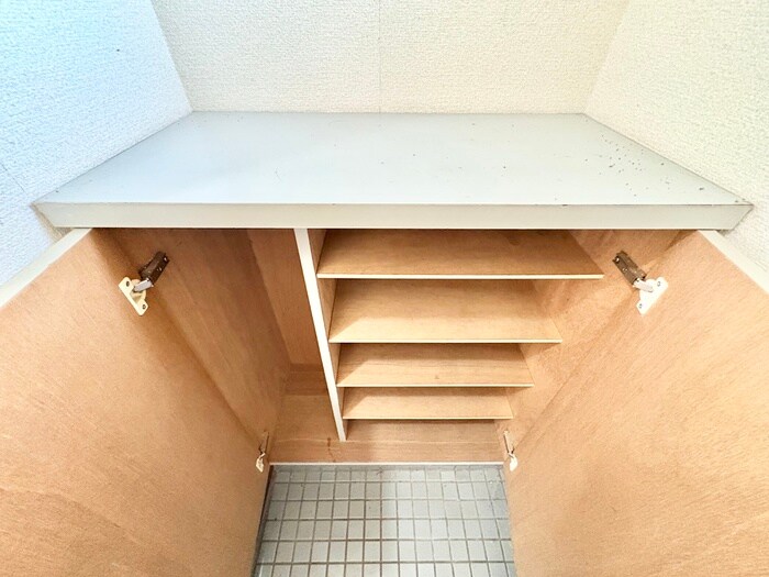 物件内観写真15　(靴箱)