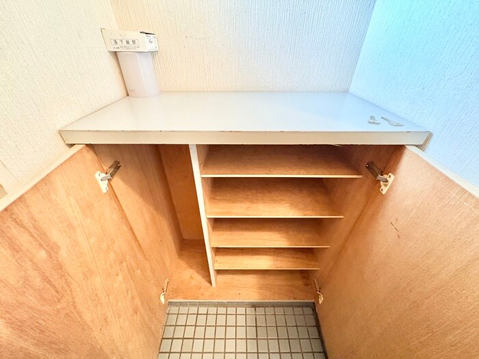 物件内観写真15　(靴箱)