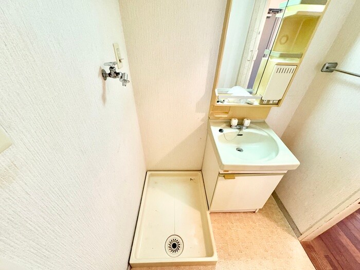 物件内観写真17　(洗濯機置場)