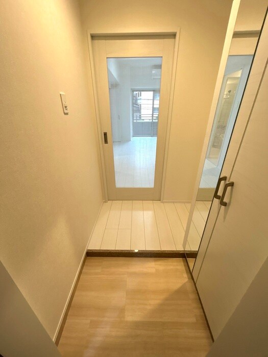 物件内観写真13　(玄関)