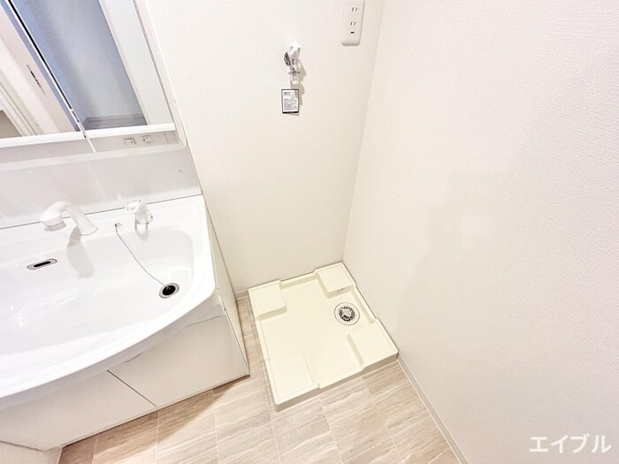 物件内観写真10　(洗濯機置場)